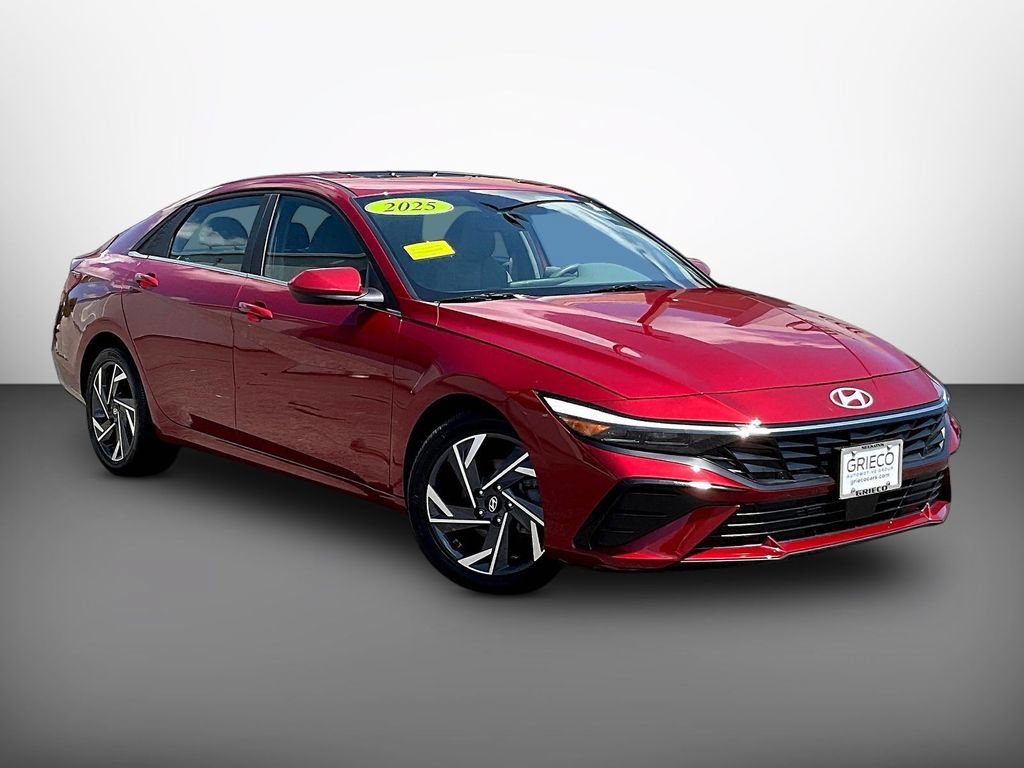 Used 2025 Hyundai Elantra SEL FWD image 1