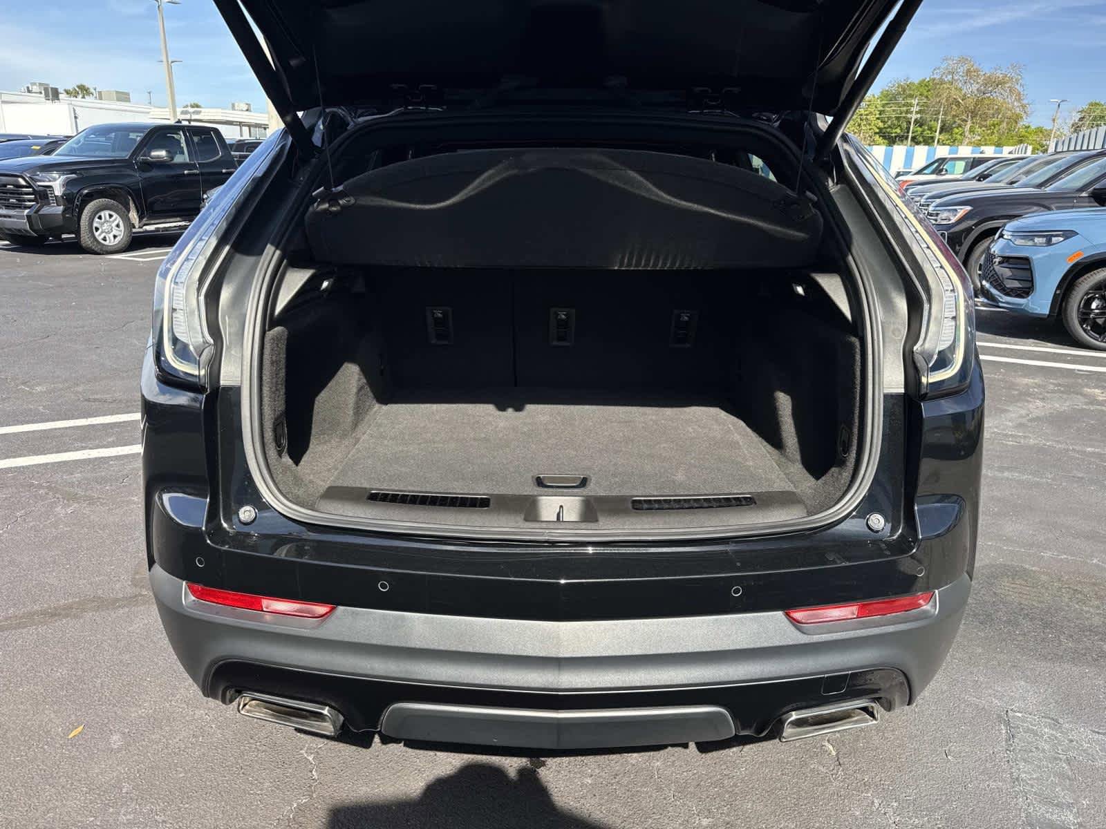 Used 2023 Cadillac XT4 Sport FWD image 11