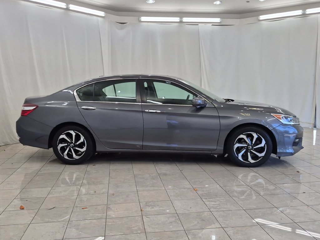 Used 2017 Honda Accord EX-L image 11