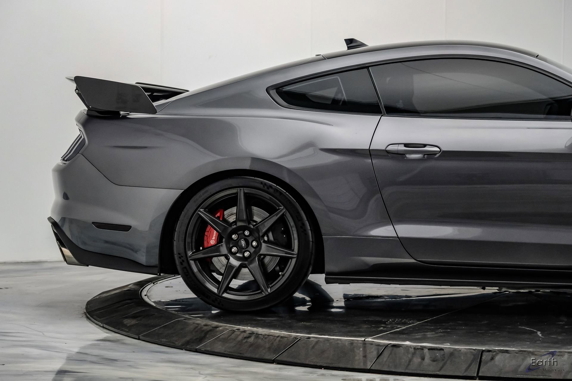 Used 2021 Ford Mustang Shelby GT500 w/ Carbon Fiber Track Pack RWD image 27