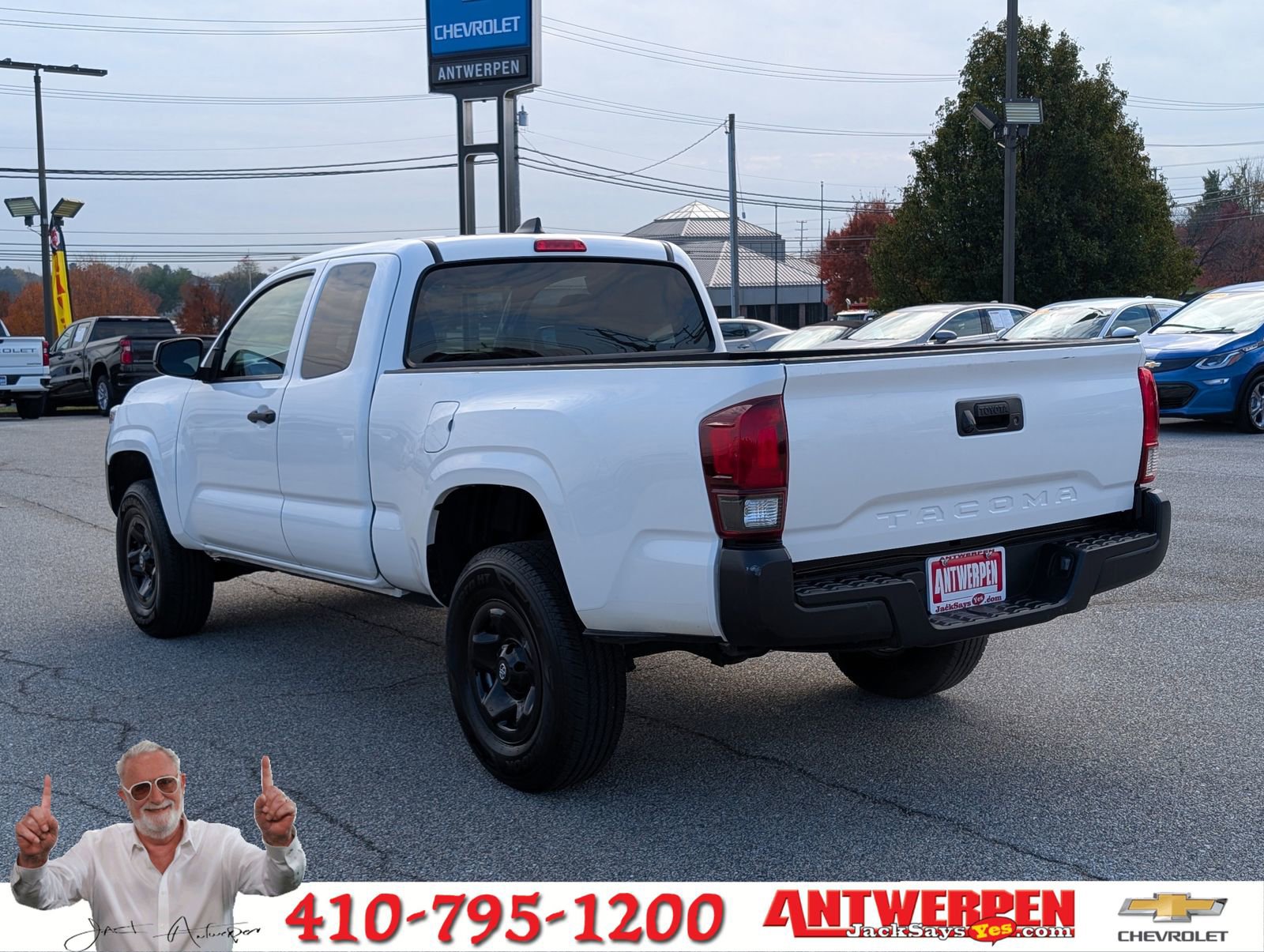 Used 2022 Toyota Tacoma SR image 5