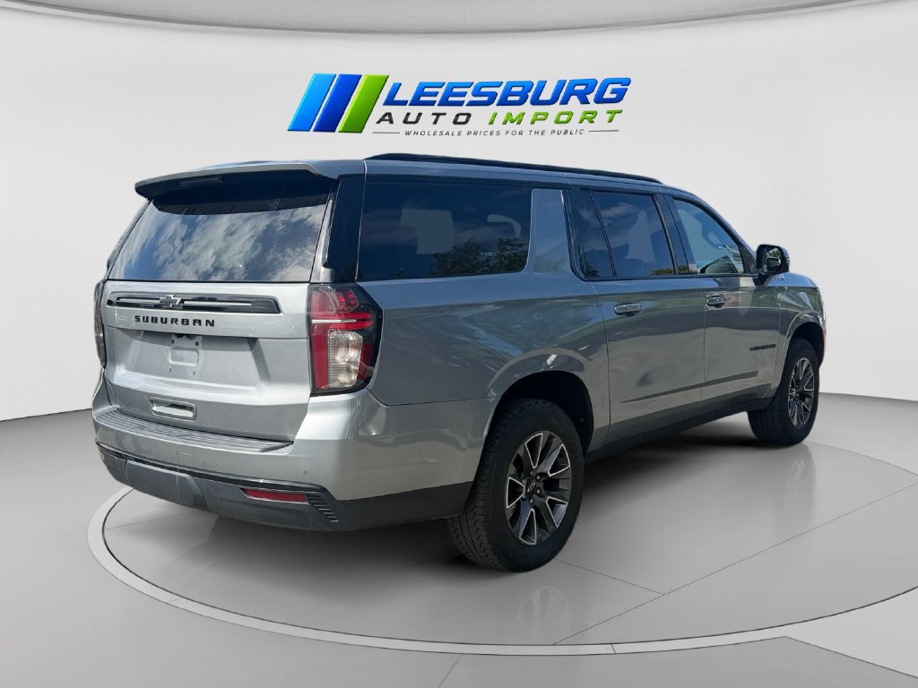 Used 2023 Chevrolet Suburban Z71 w/ Luxury Package AWD/4WD image 5