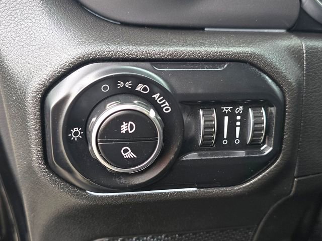 Certified 2021 Jeep Gladiator Willys image 18