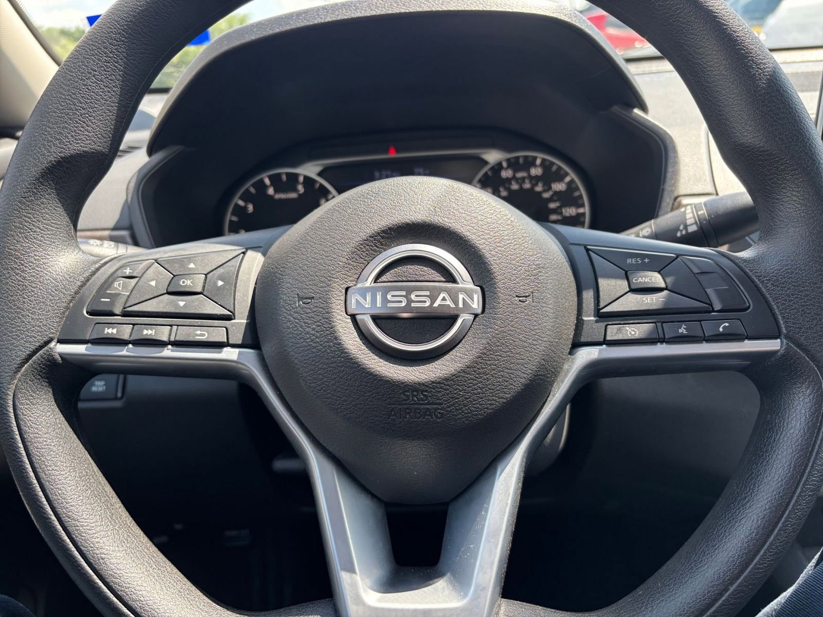 Used 2025 Nissan Altima 2.5 SV FWD image 28