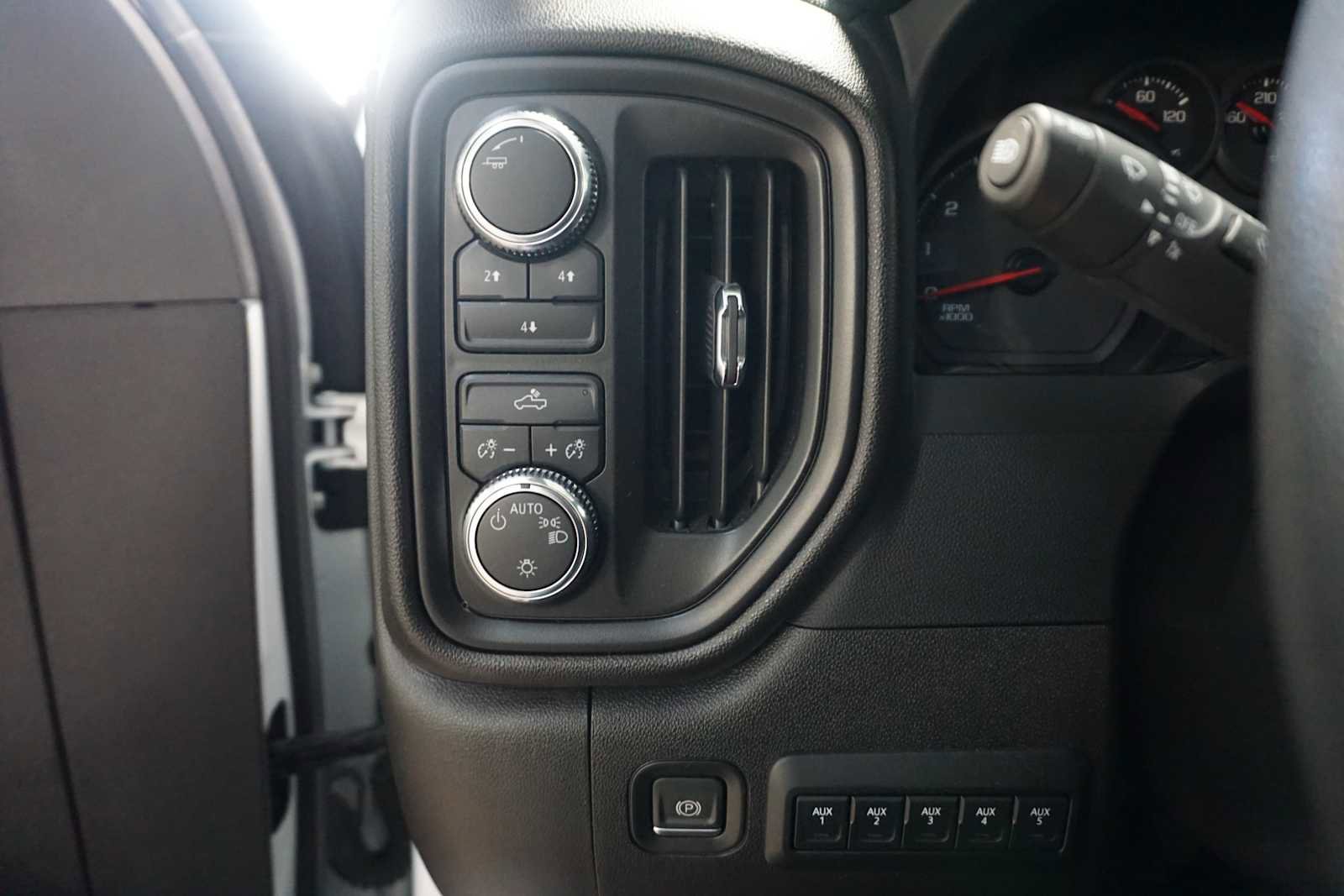 Certified 2024 GMC Sierra 2500 Pro w/ Convenience Package image 27