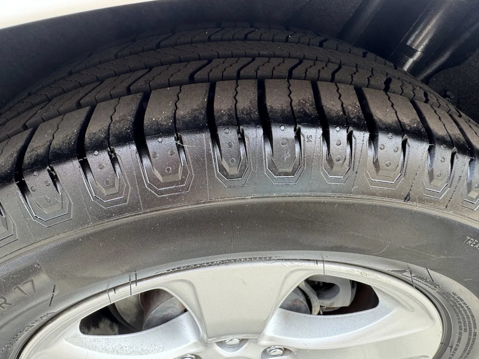 Used 2013 Toyota Sienna LE w/ Towing Pkg FWD image 16