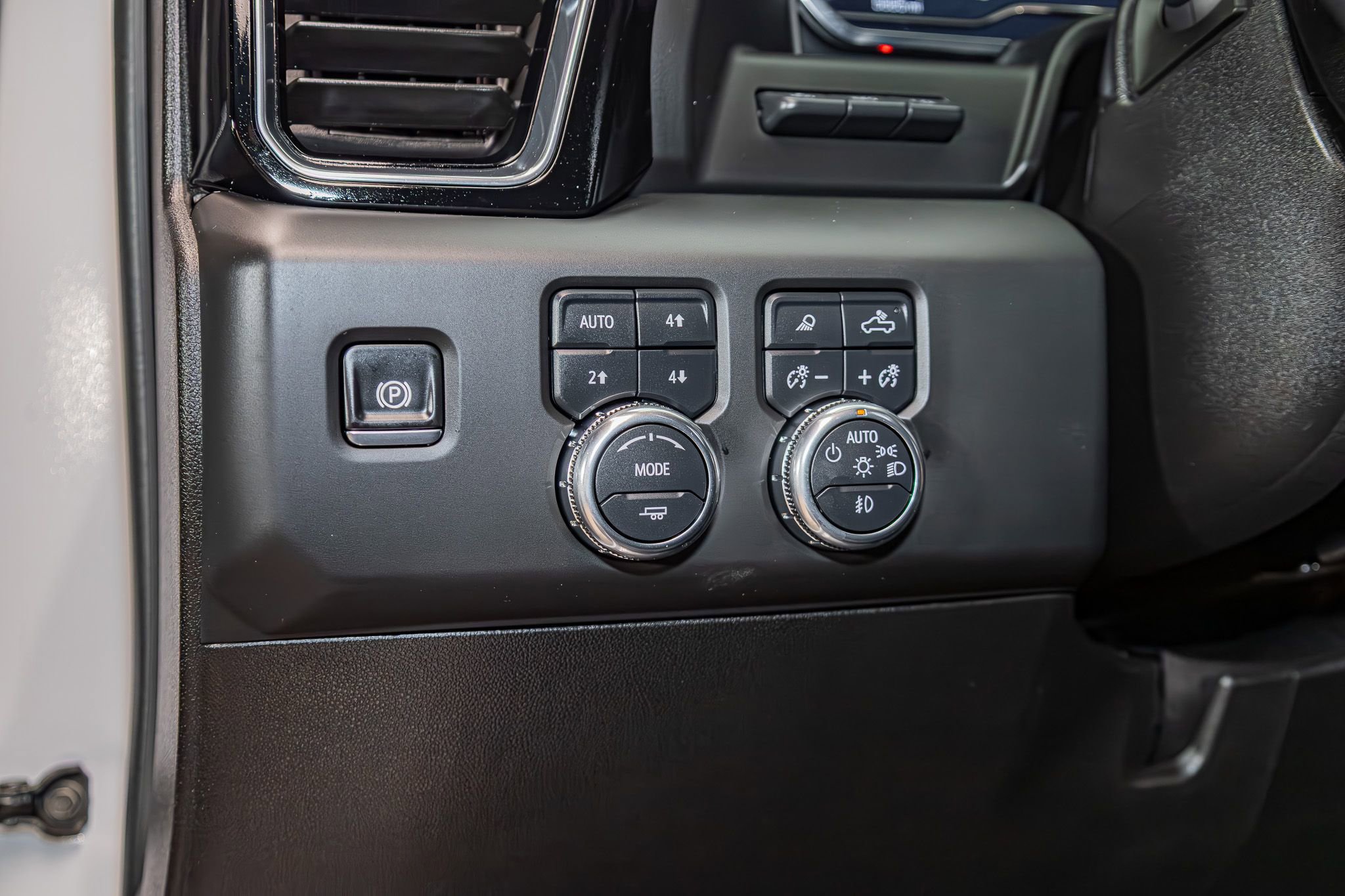 Used 2025 GMC Sierra 3500 Denali w/ Denali Reserve Package AWD/4WD image 19