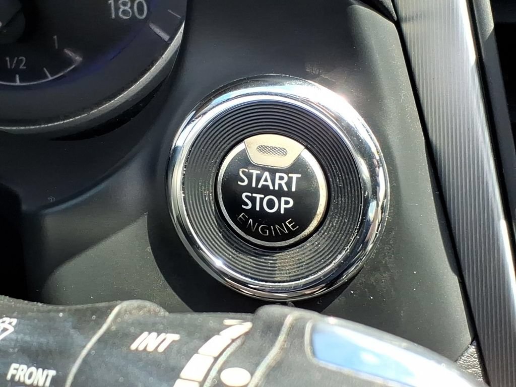 Used 2017 INFINITI Q60 3.0t AWD/4WD image 23