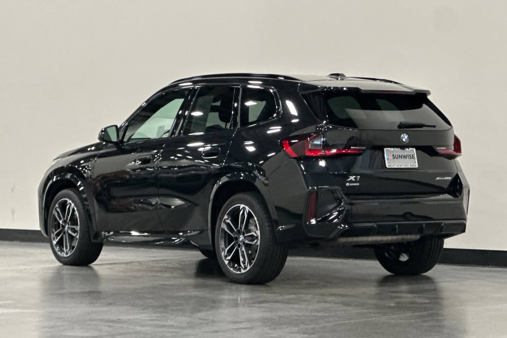 Used 2023 BMW X1 xDrive28i w/ M Sport Package AWD/4WD image 6