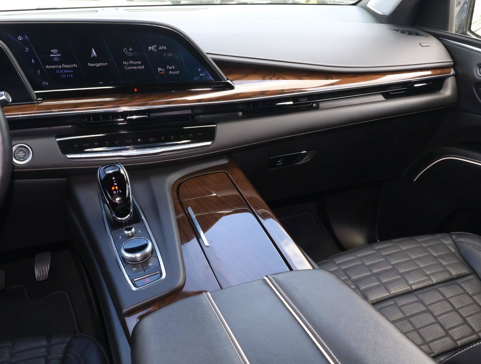 Used 2024 Cadillac Escalade Sport Platinum AWD/4WD image 17