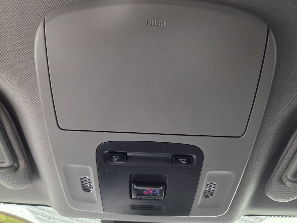 Used 2024 Toyota Camry SE FWD image 14