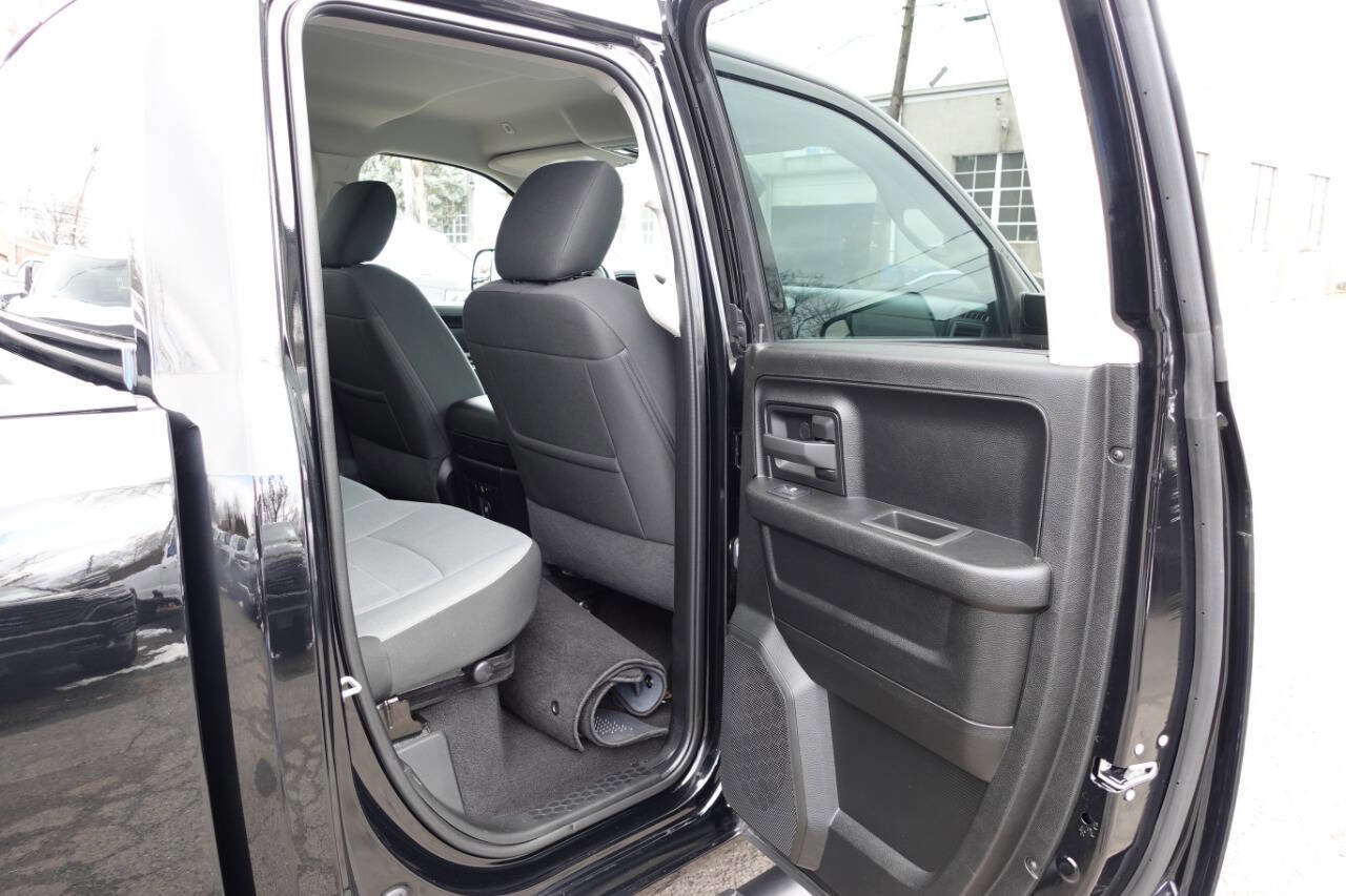 Used 2022 RAM 1500 Express w/ Wheel & Sound Group image 23
