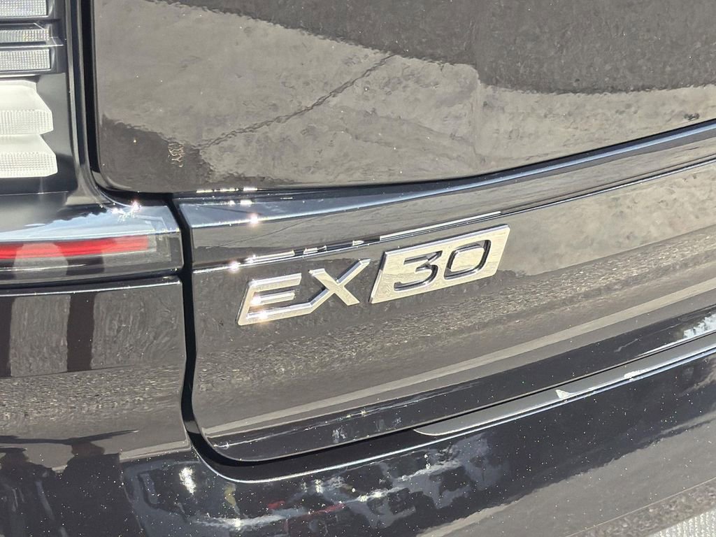 Used 2025 Volvo EX30 Plus w/ Protection Package Premier image 27