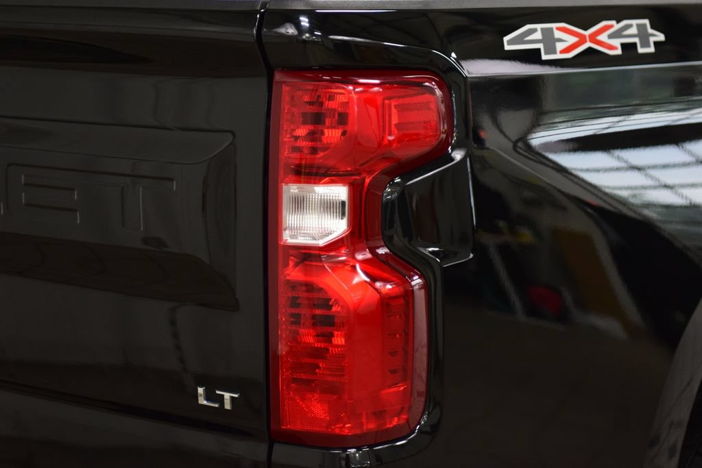 Used 2024 Chevrolet Silverado 1500 LT AWD/4WD image 18