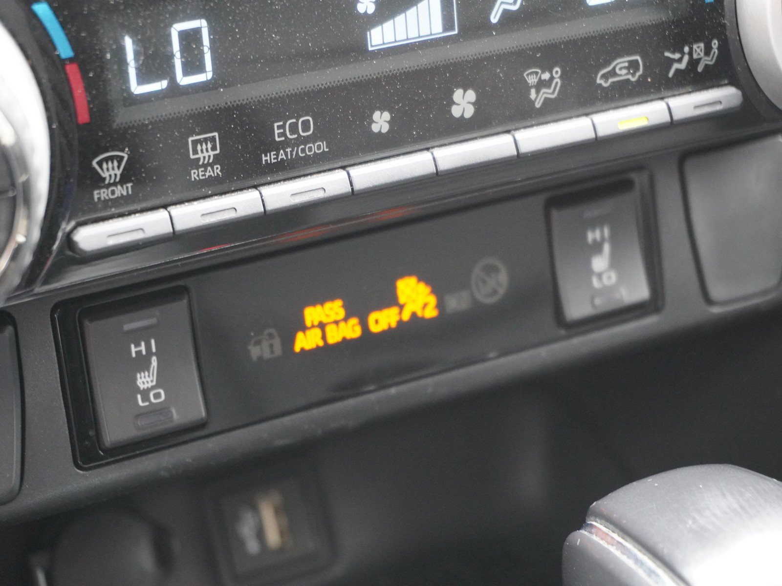 Used 2024 Toyota RAV4 XLE Premium w/ Weather Package AWD/4WD image 24
