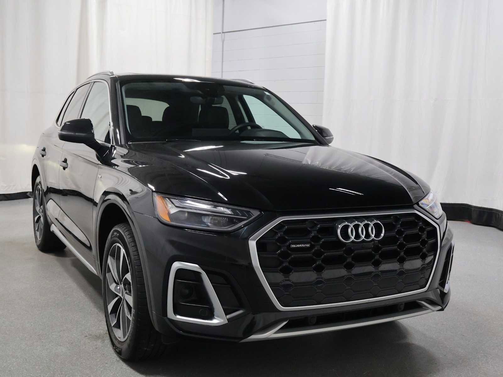 Used 2023 Audi Q5 2.0T Premium Plus w/ Premium Plus Package AWD/4WD image 13