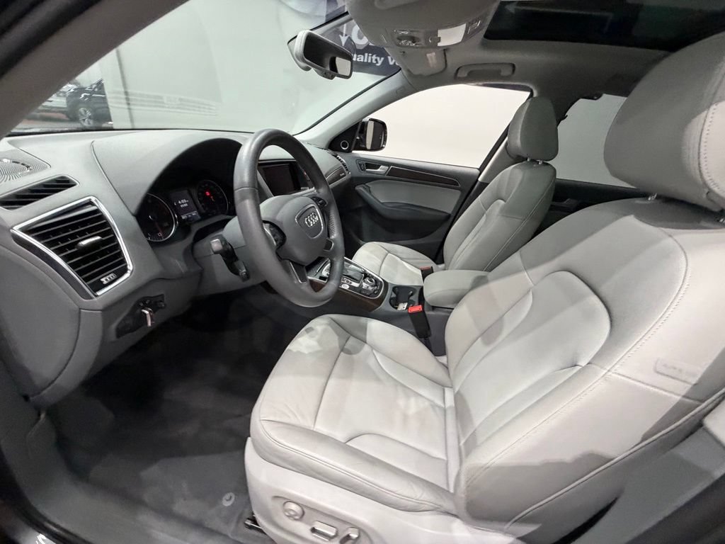 Used 2015 Audi Q5 2.0T Premium Plus w/ Technology Package AWD/4WD image 16