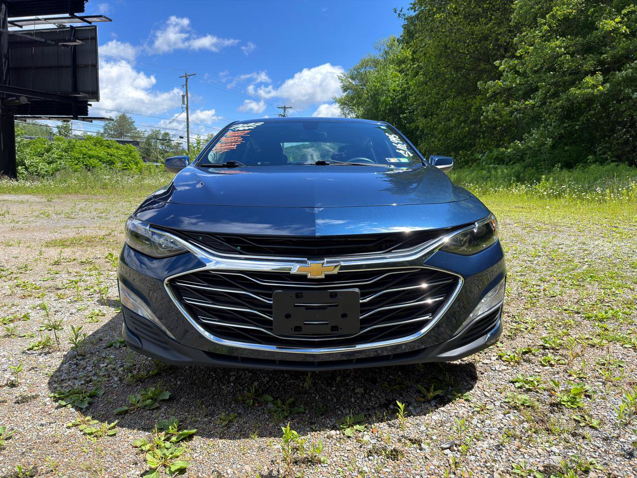 Used 2022 Chevrolet Malibu LT FWD image 2
