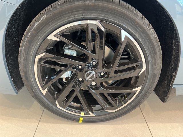 New 2026 Nissan Sentra SR w/ SR Premium Package FWD image 31