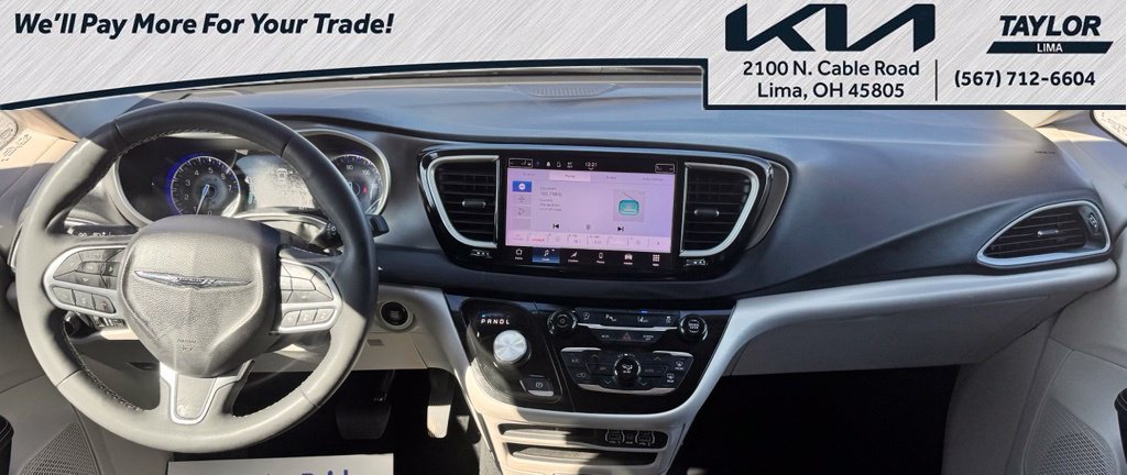 Used 2024 Chrysler Pacifica Touring-L FWD image 9