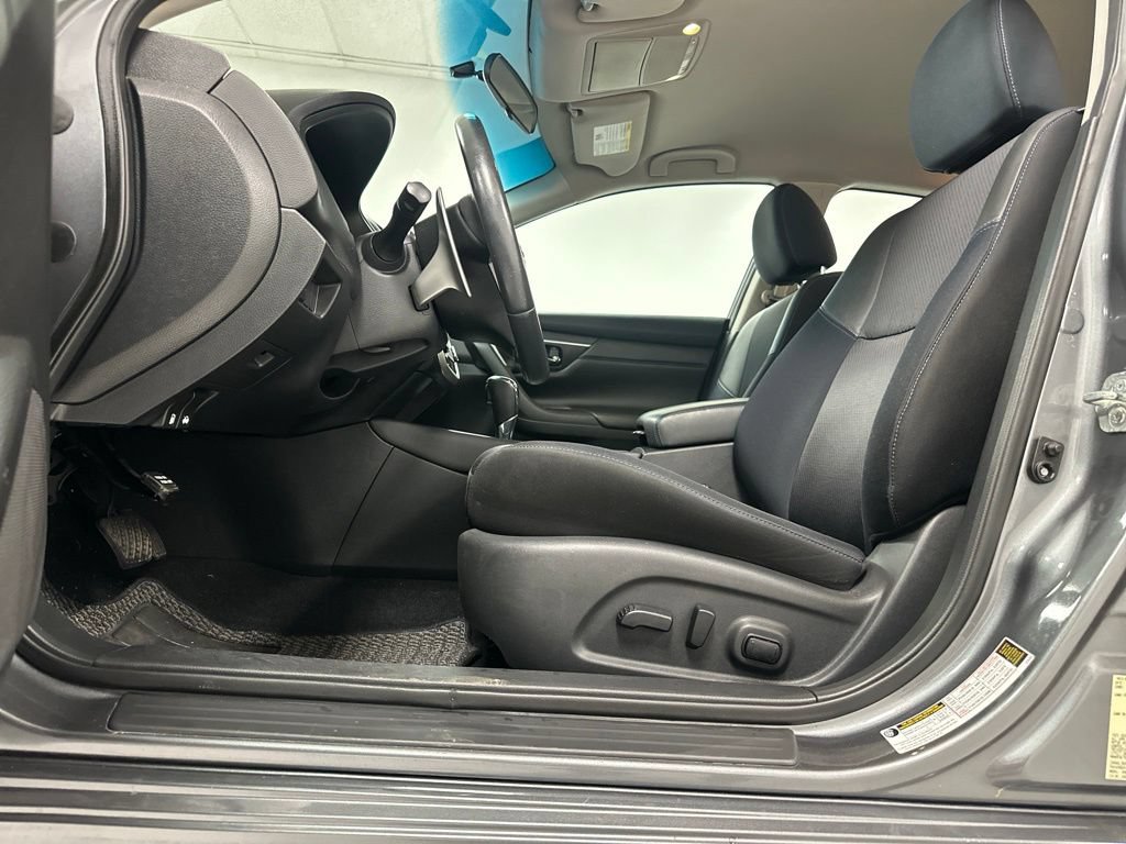 Used 2018 Nissan Altima 2.5 SR FWD image 16