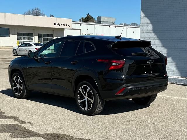 Used 2024 Chevrolet Trax RS w/ Driver Confidence Package image 3