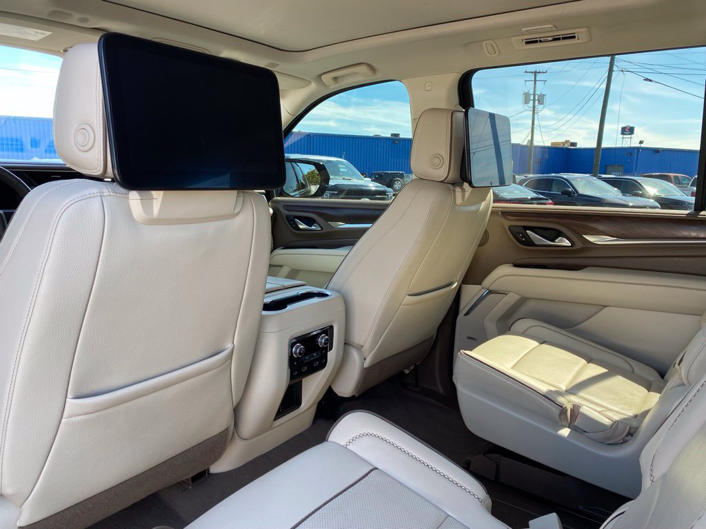Used 2024 GMC Yukon XL Denali AWD/4WD image 17