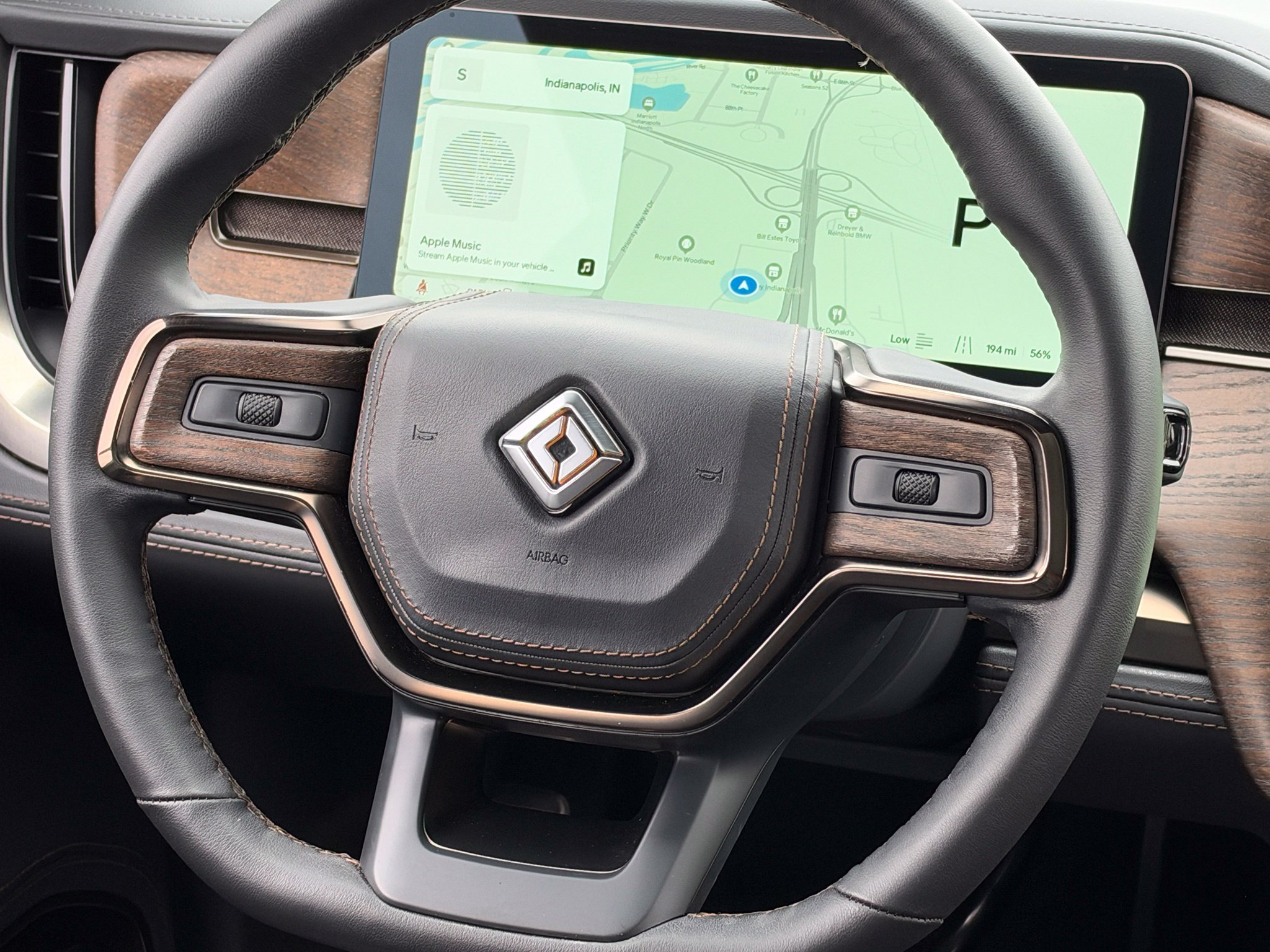 Used 2025 Rivian R1S Premium Dual AWD/4WD image 25
