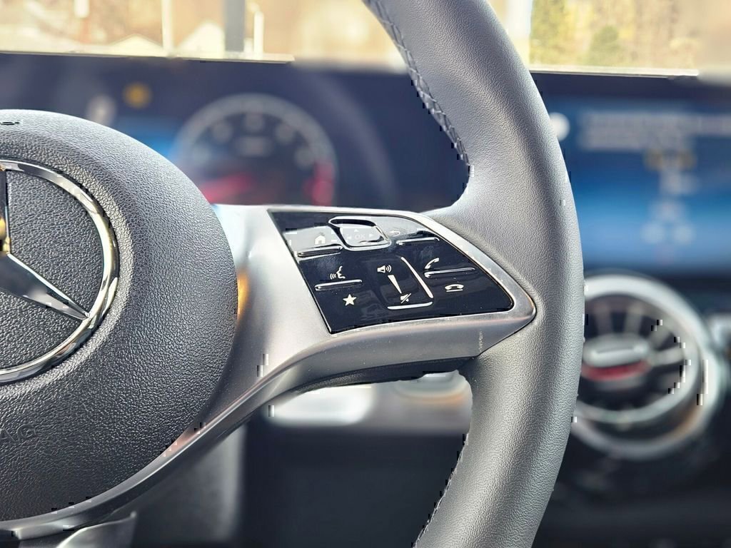 Certified 2024 Mercedes-Benz GLB 250 4MATIC image 25