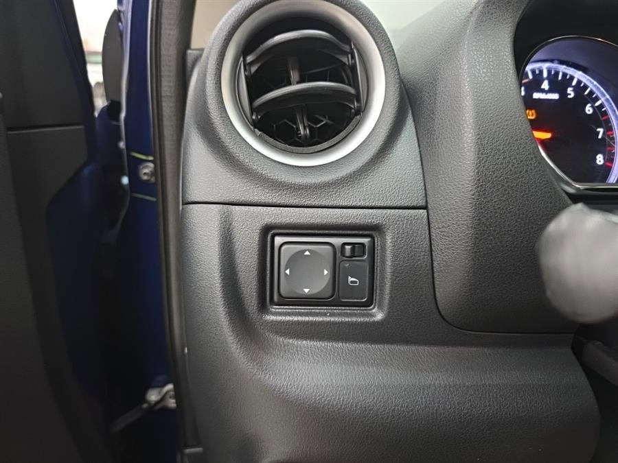 Used 2018 Nissan Versa SV w/ SV Special Edition image 22