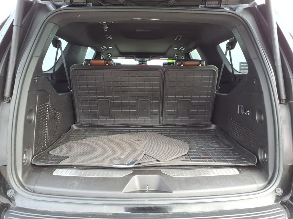 Used 2023 GMC Yukon XL Denali Ultimate image 8