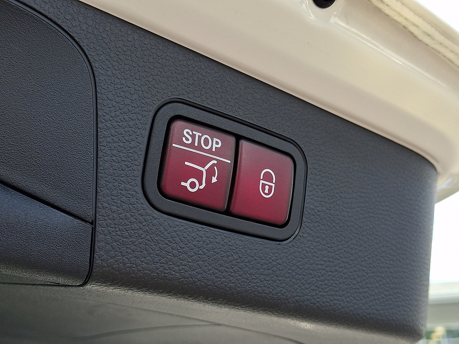 Certified 2022 Mercedes-Benz GLC 300 4MATIC image 31