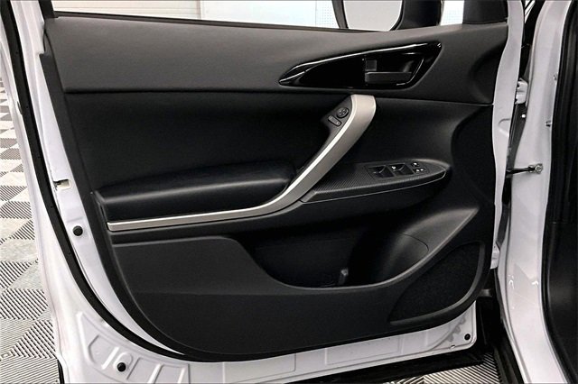 Used 2023 Mitsubishi Eclipse Cross SE image 17