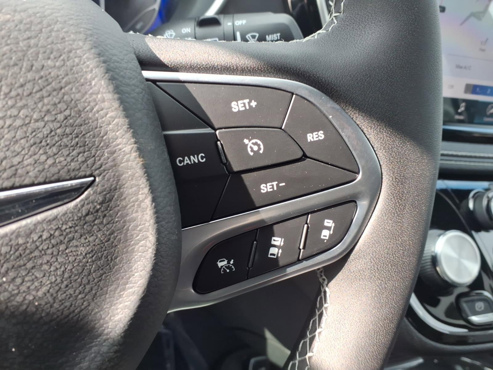 New 2026 Chrysler Pacifica Select FWD image 10