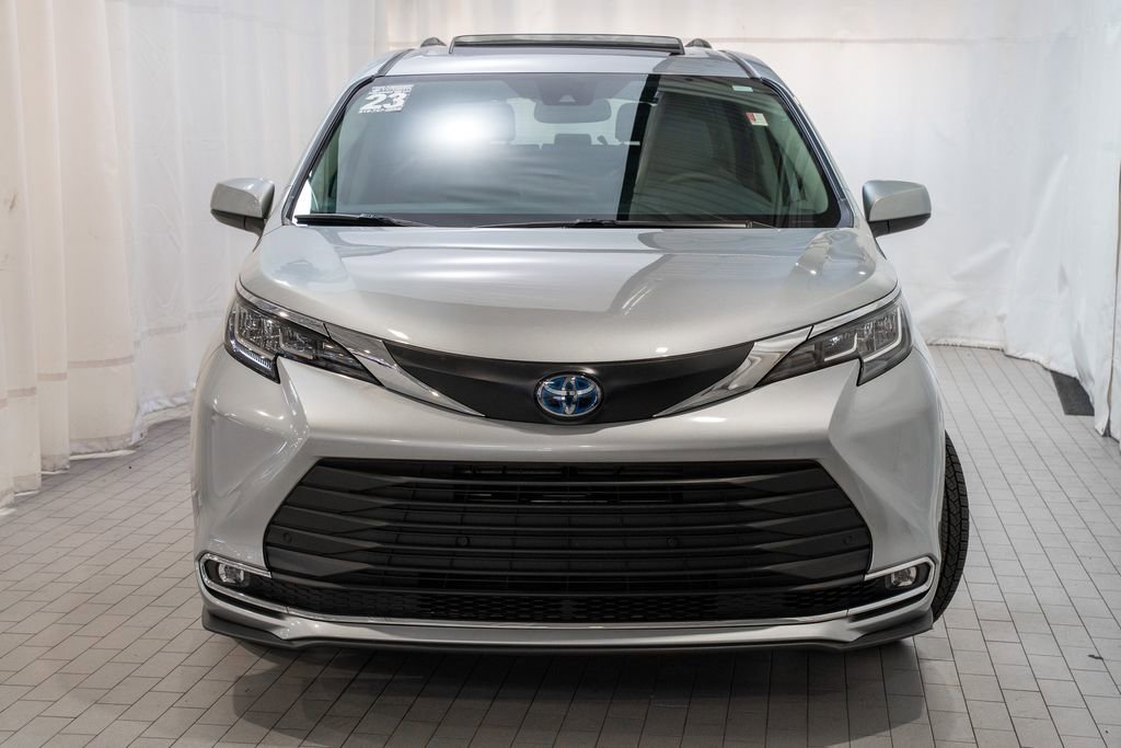 Certified 2023 Toyota Sienna XLE image 2