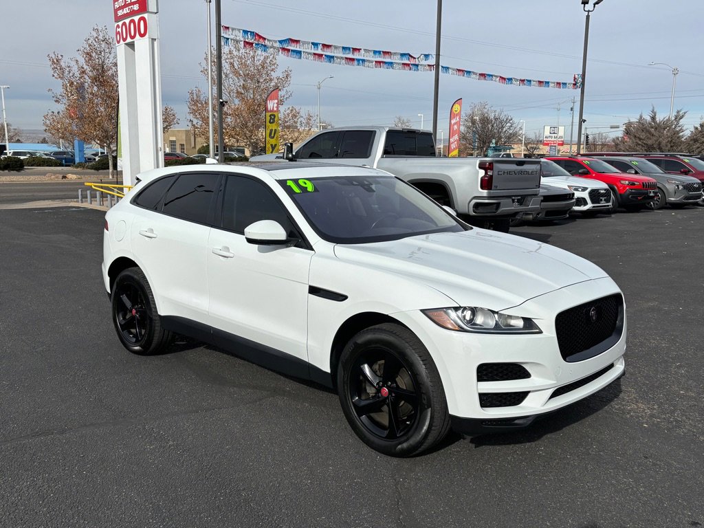 Used 2019 Jaguar F-PACE Premium image 30