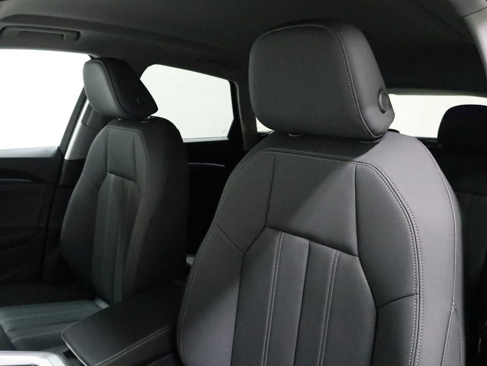 Certified 2025 Audi Q5 Premium AWD/4WD image 18
