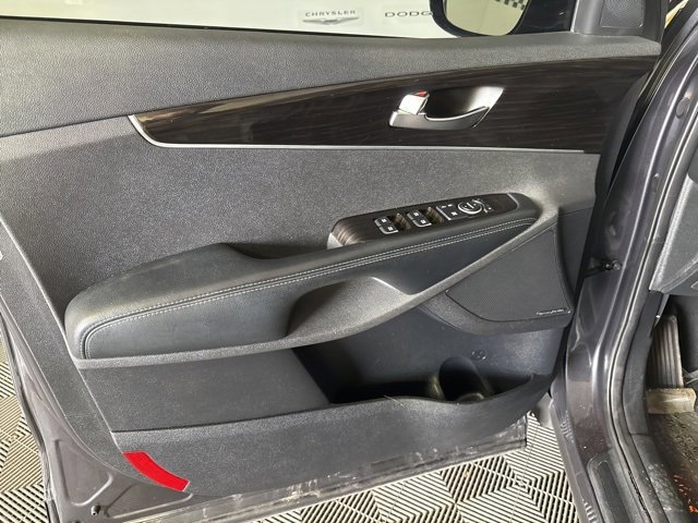 Used 2019 Kia Sorento EX w/ EX Touring Package image 21