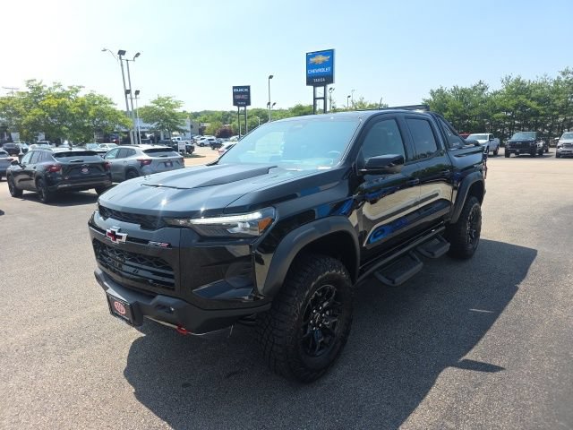 New 2026 Chevrolet Colorado ZR2 w/ Midnight Edition AWD/4WD image 6