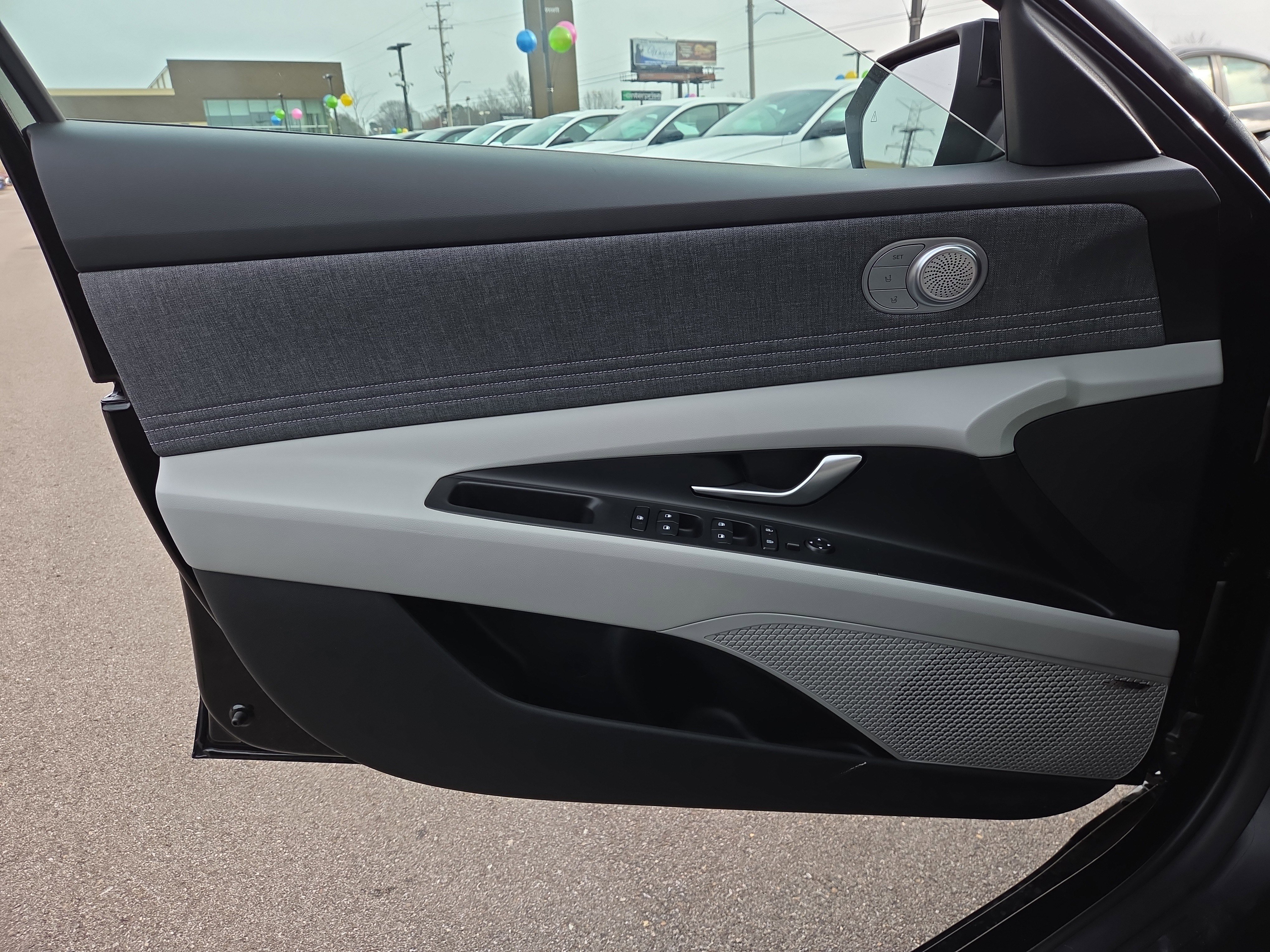 New 2026 Hyundai Elantra Limited image 8