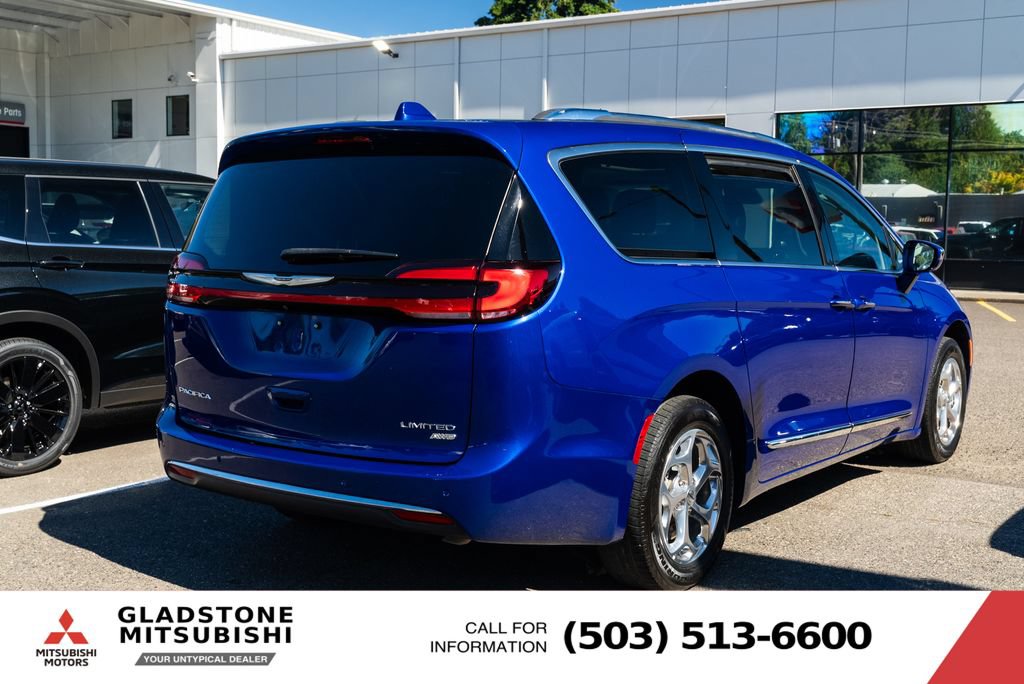 Used 2021 Chrysler Pacifica Limited AWD/4WD image 7