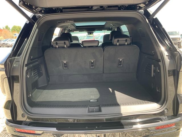 Used 2025 Chevrolet Traverse RS w/ LPO, Floor Liner Package AWD/4WD image 13