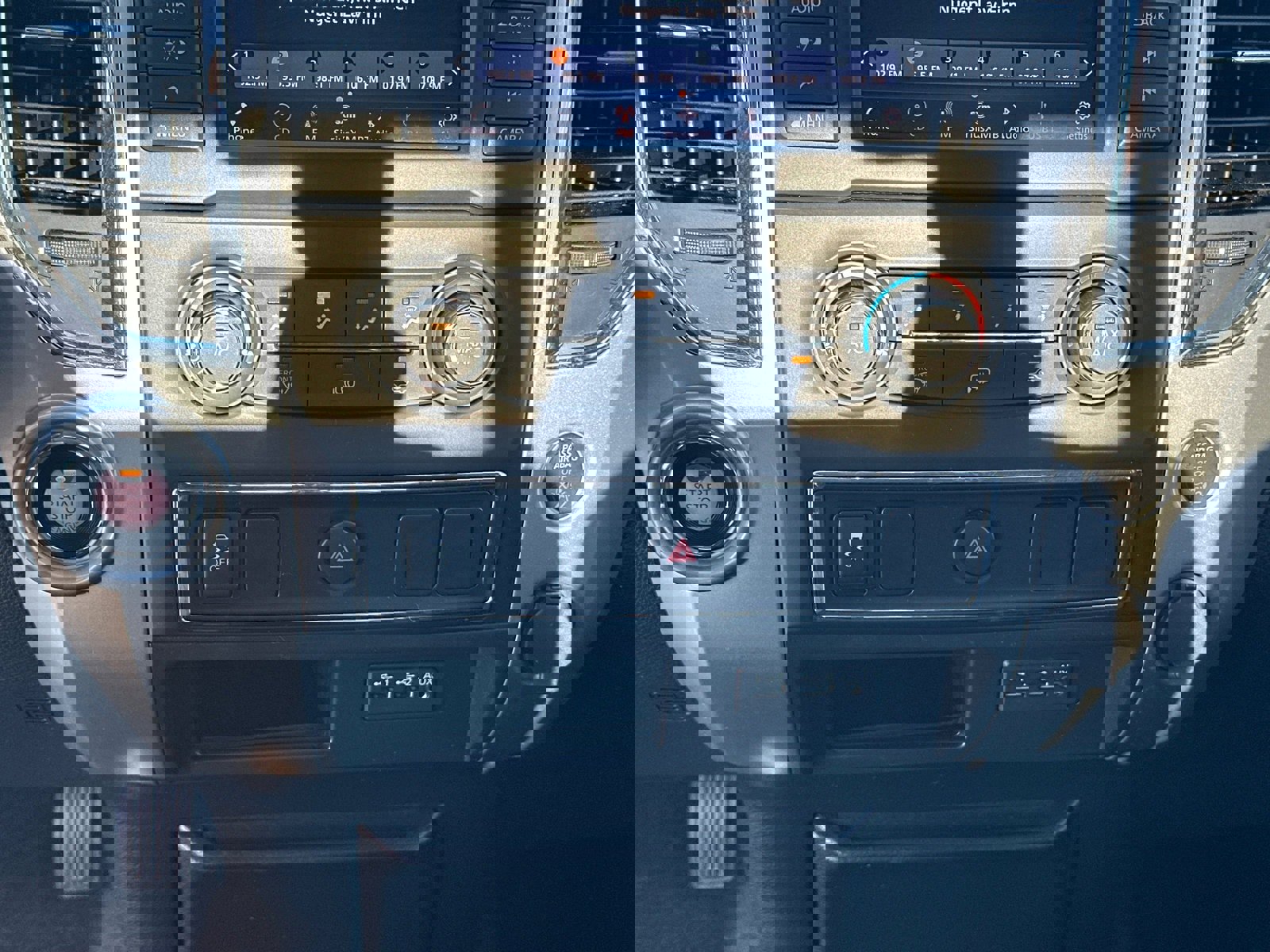 Used 2019 Nissan Titan SV image 29