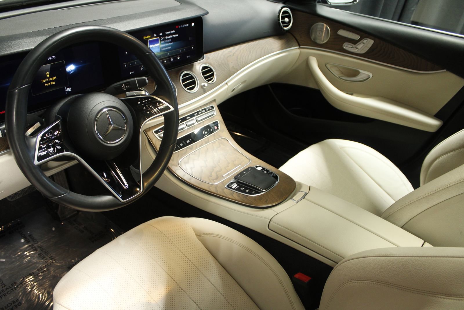 Used 2022 Mercedes-Benz E 350 4MATIC Sedan image 27