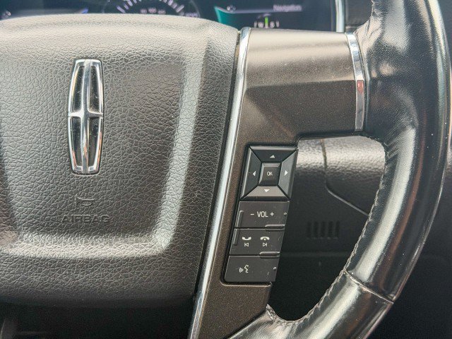 Used 2017 Lincoln Navigator L Select RWD image 12