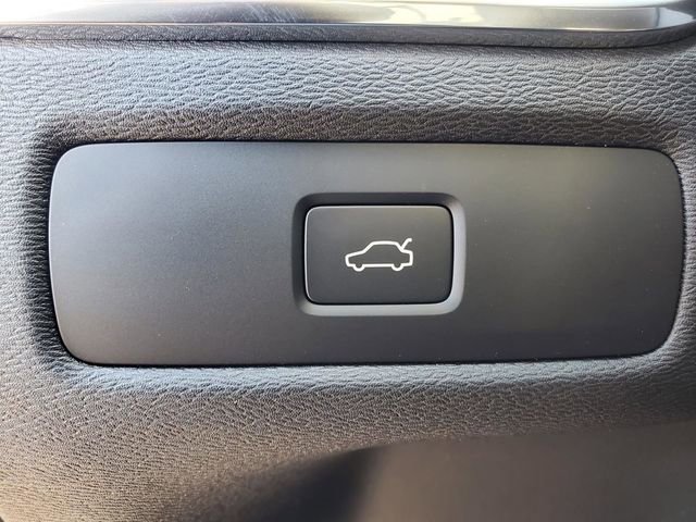 New 2026 Volvo XC60 B5 Plus w/ Protection Package Premier image 16