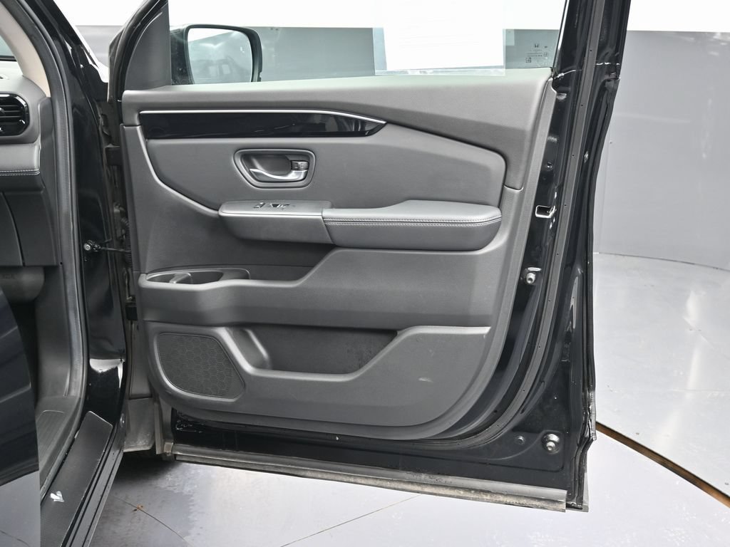 Used 2025 Honda Pilot EX-L image 32