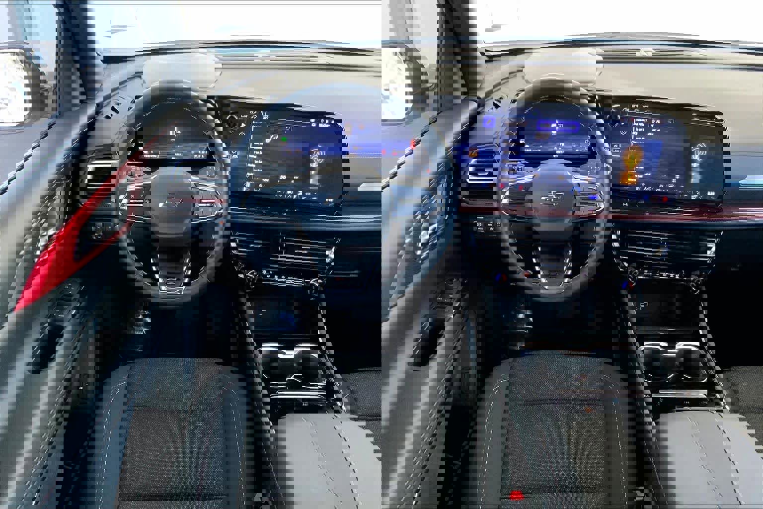 Used 2024 Chevrolet Traverse Z71 image 6