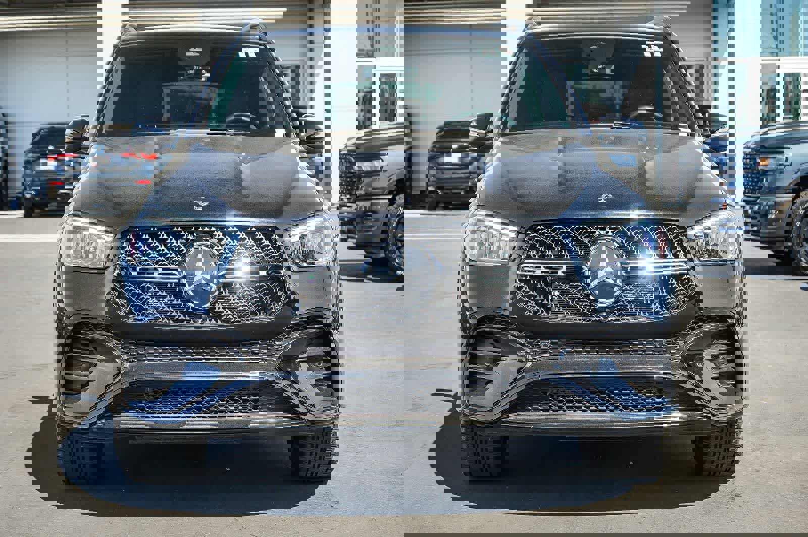 Used 2025 Mercedes-Benz GLE 350 4MATIC image 2