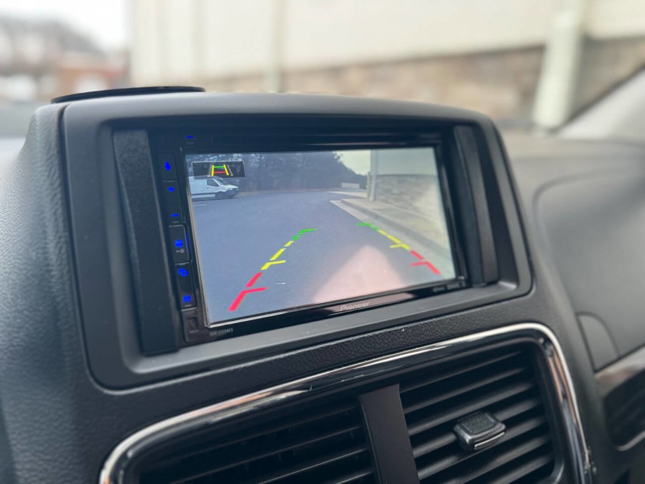 Used 2013 Dodge Grand Caravan SXT image 11